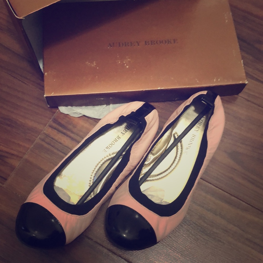 Audrey Brooke pink and black ballerina flats